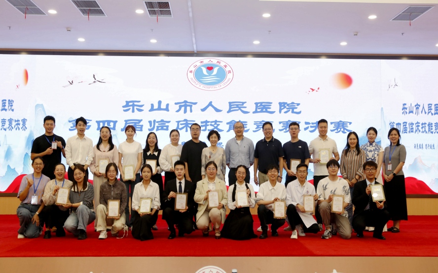 3大合影(1).jpg 3大合影(1).jpg